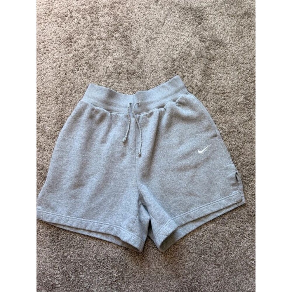 Nike Size Medium Phoenix Fleece Shorts